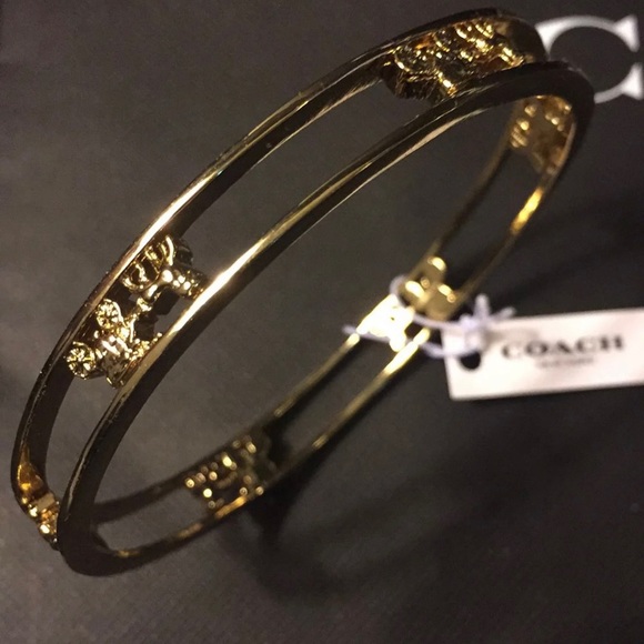 ⭐️💫COACH NWT CLASSIC HORSE & CARRIAGE GOLD BANGLE STUNNING AND PRISTINE … - Picture 6 of 8